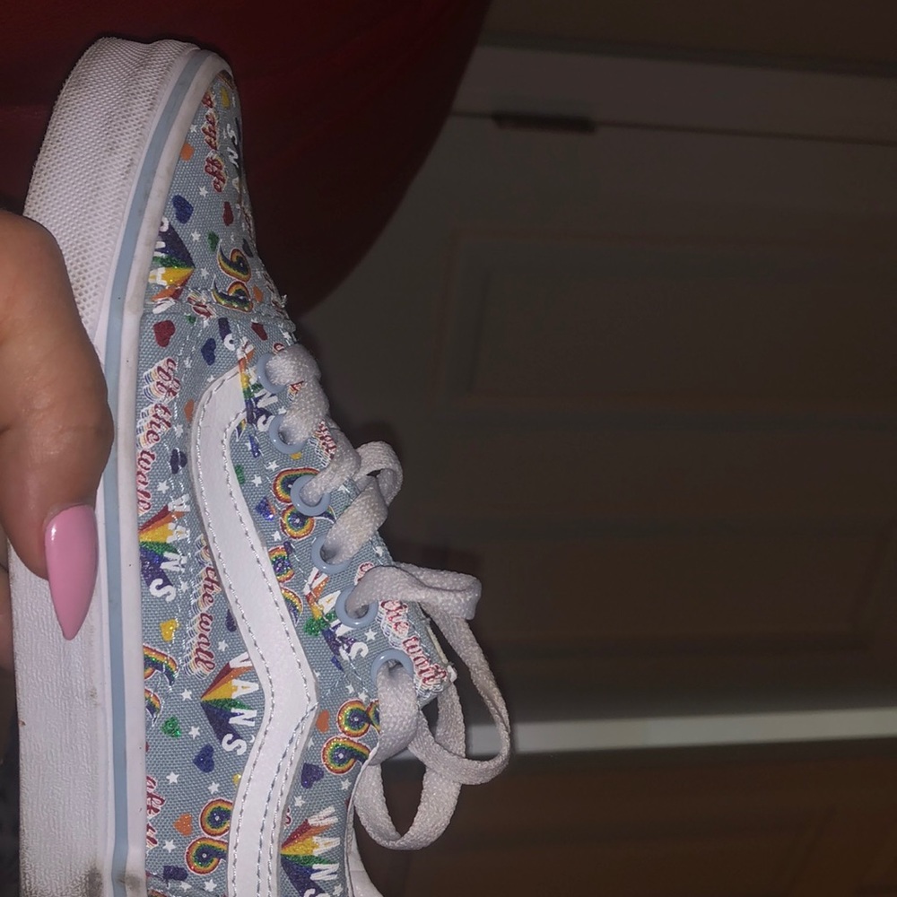 Vans - Picture 2 of 3